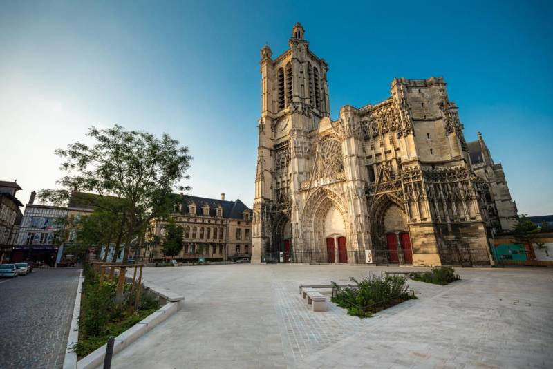 Formation SSCT du CSE à Troyes (10000 – Aube) sur mesure : l’expertise AADF adaptée aux spécificités de votre secteur professionnel et de votre entreprise